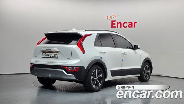 Kia Niro 2022 — photo 2