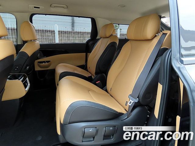 Kia Canival 2023 — photo 6