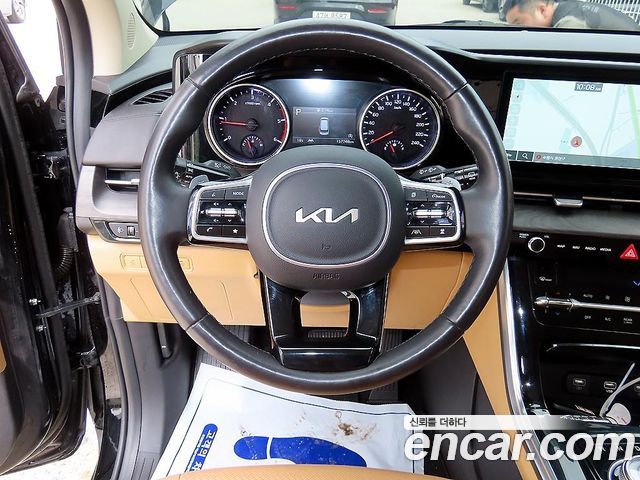 Kia Canival 2023 — photo 8
