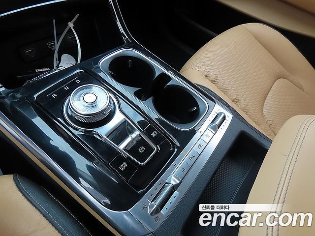 Kia Canival 2023 — photo 10