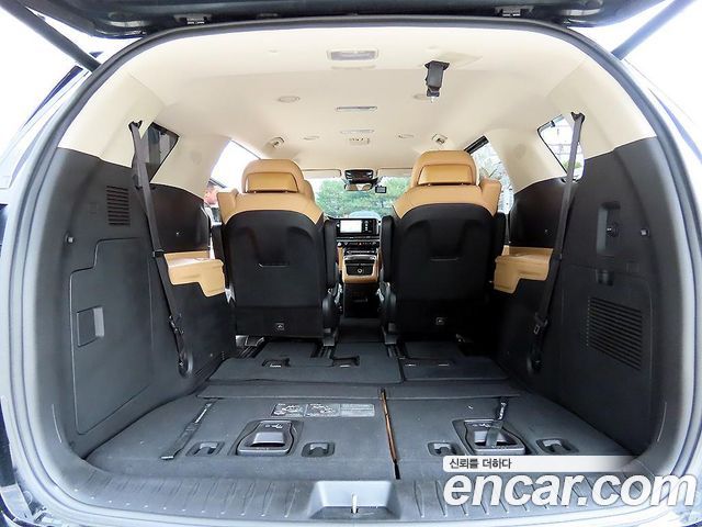 Kia Canival 2023 — photo 17