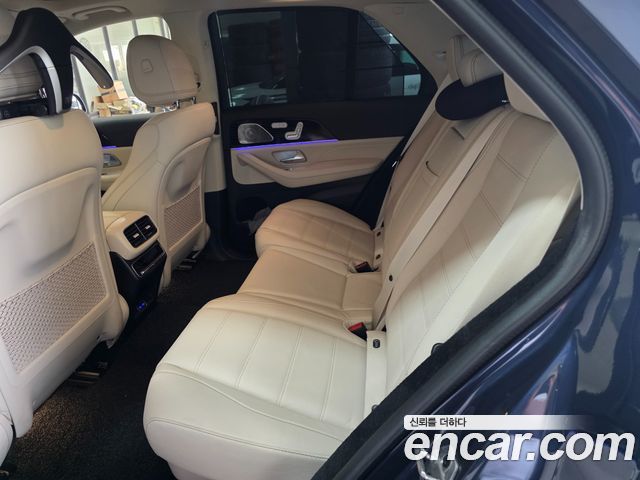 Mercedes-Benz GLE-Class 2023 — photo 8