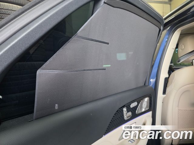 Mercedes-Benz GLE-Class 2023 — photo 13