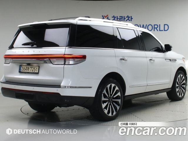 Lincoln Navigator 2022 — photo 2
