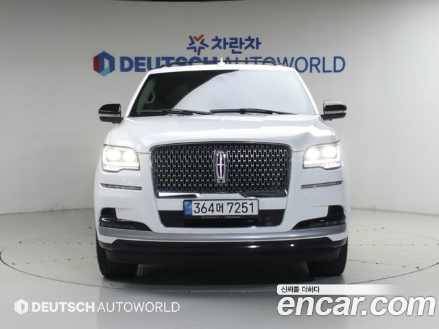 Lincoln Navigator 2022 — photo 3