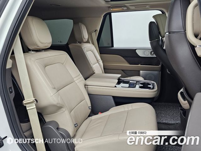 Lincoln Navigator 2022 — photo 12