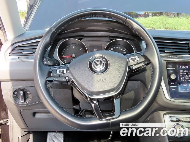 Volkswagen Tiguan 2020 — photo 8