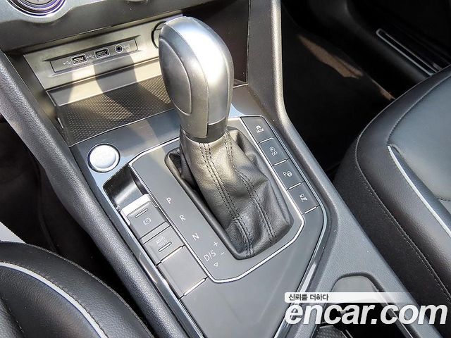 Volkswagen Tiguan 2020 — photo 11