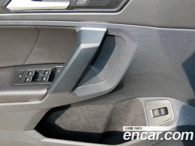 Volkswagen Tiguan 2020 — photo 12