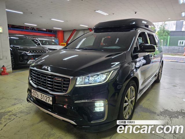 Kia Canival 2019 — photo 1