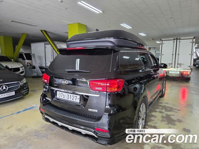 Kia Canival 2019 — photo 3