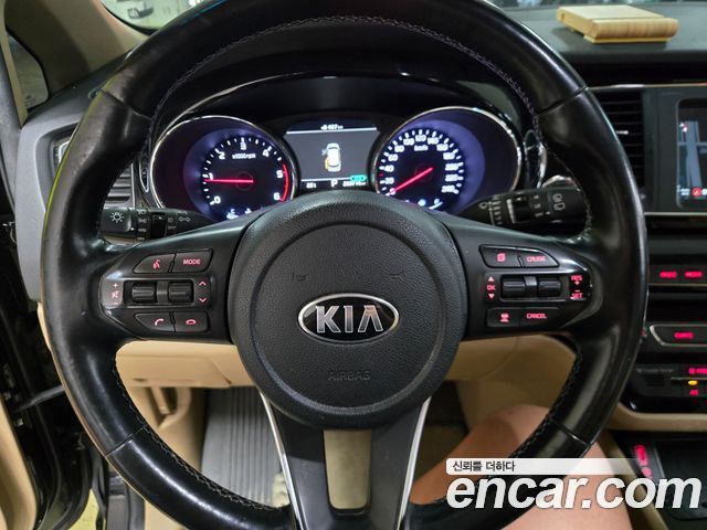 Kia Canival 2019 — photo 9
