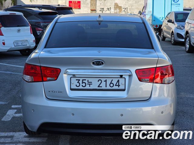 Kia Porte 2012 — photo 6