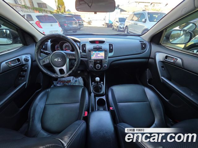Kia Porte 2012 — photo 9