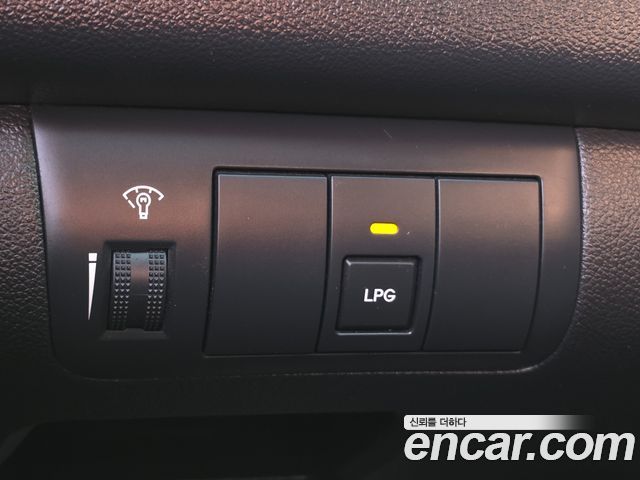 Kia Porte 2012 — photo 18