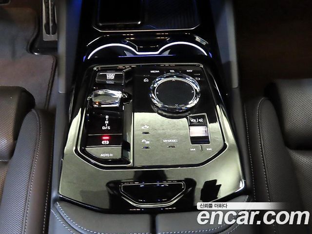 BMW 5-Series 2024 — photo 12