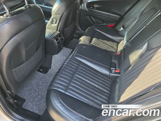 Genesis G70 2018 — photo 12