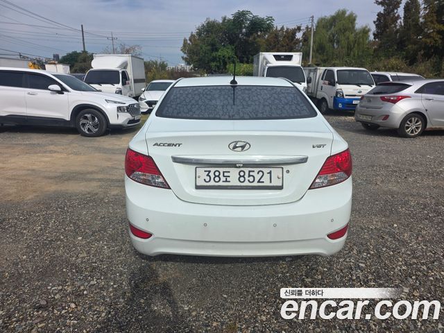 Hyundai Accent 2012 — photo 4