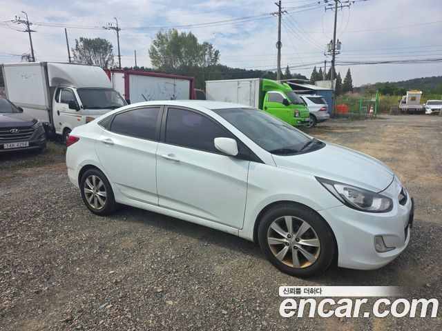 Hyundai Accent 2012 — photo 6
