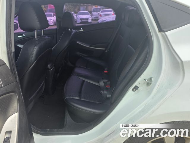 Hyundai Accent 2012 — photo 7