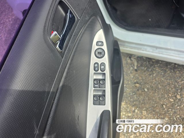 Hyundai Accent 2012 — photo 9
