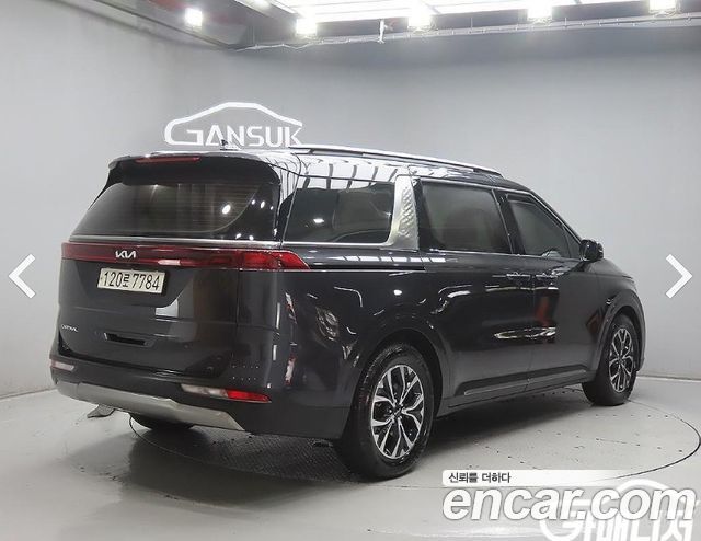 Kia Canival 2023 — photo 4