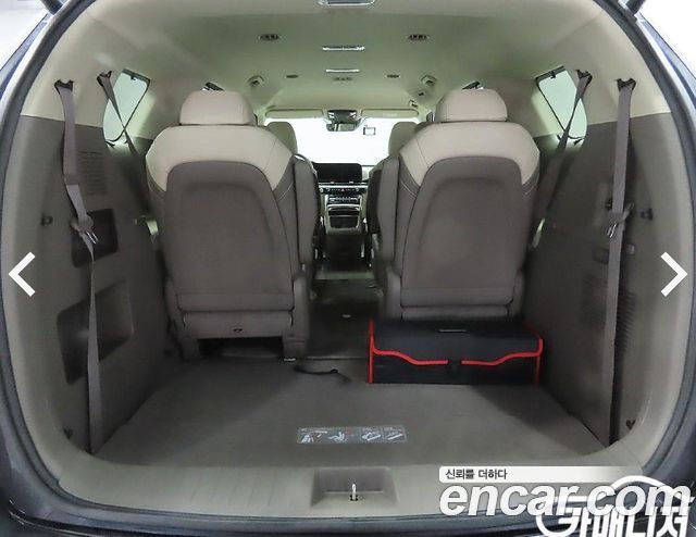 Kia Canival 2023 — photo 8