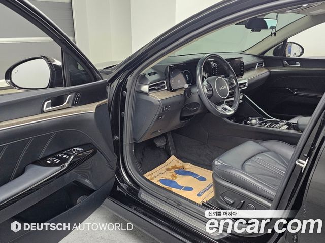 Kia K5 2023 — photo 11