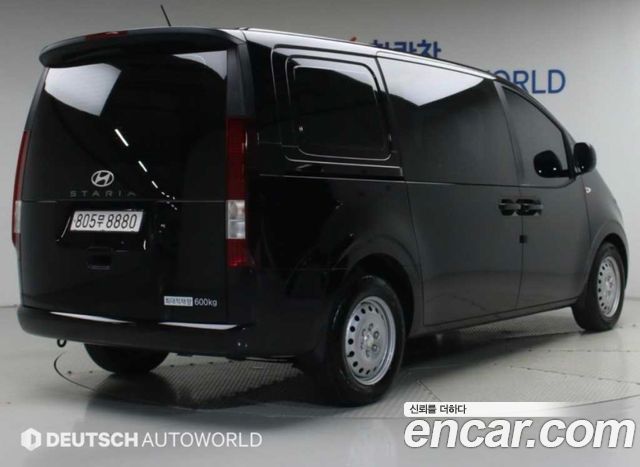 Hyundai Staria 2025 — photo 2