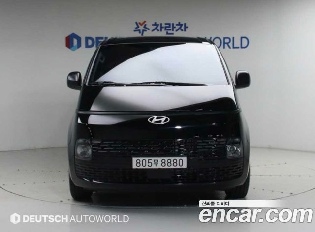 Hyundai Staria 2025 — photo 3