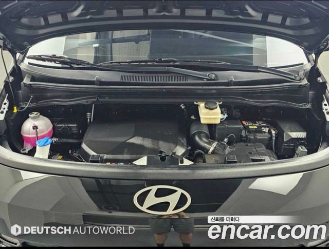 Hyundai Staria 2025 — photo 6