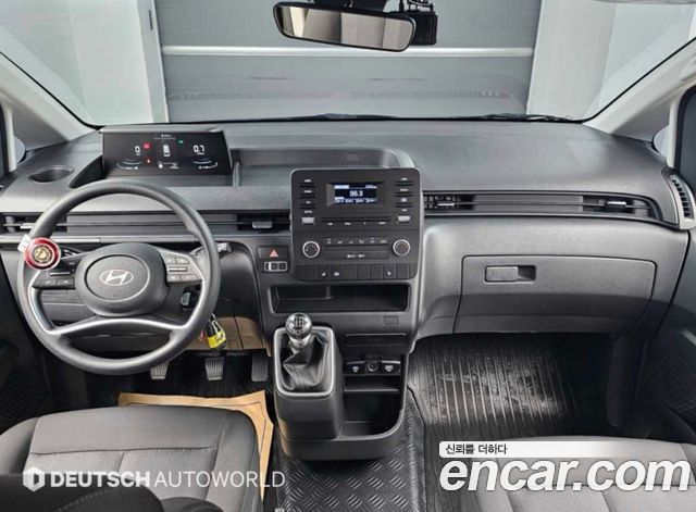 Hyundai Staria 2025 — photo 7