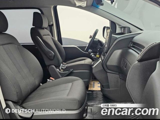 Hyundai Staria 2025 — photo 10