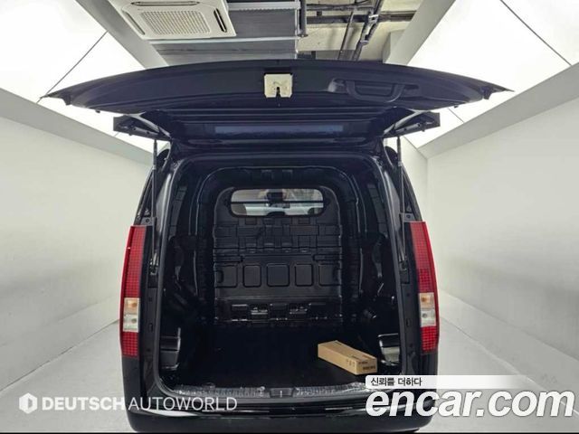 Hyundai Staria 2025 — photo 19