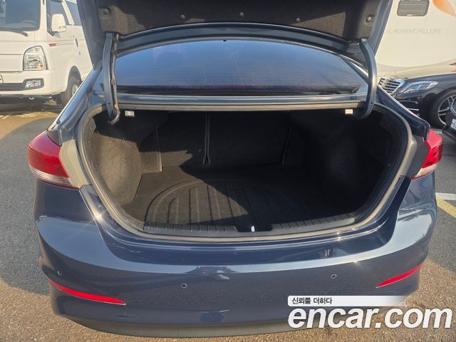 Hyundai AVANTE 2016 — photo 9