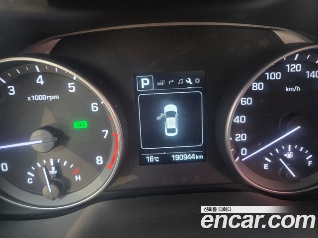 Hyundai AVANTE 2016 — photo 10