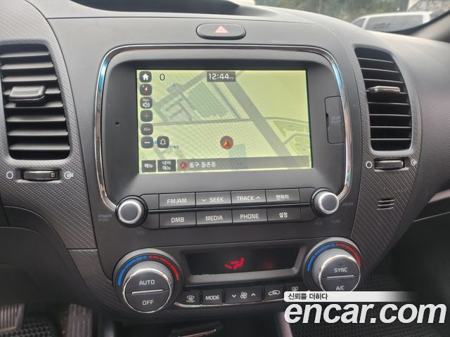 Kia K3 2016 — photo 7