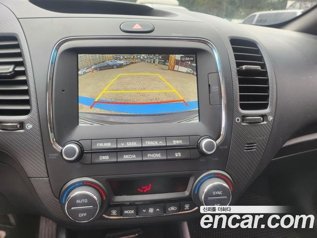 Kia K3 2016 — photo 8