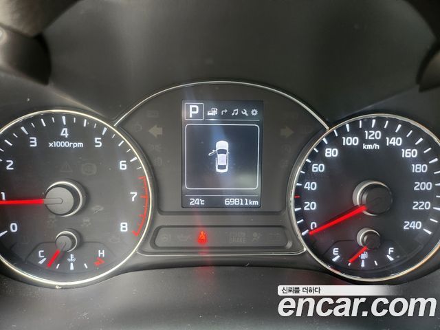 Kia K3 2016 — photo 10