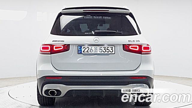 Mercedes-Benz GLB-Class 2023 — photo 4