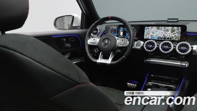 Mercedes-Benz GLB-Class 2023 — photo 10