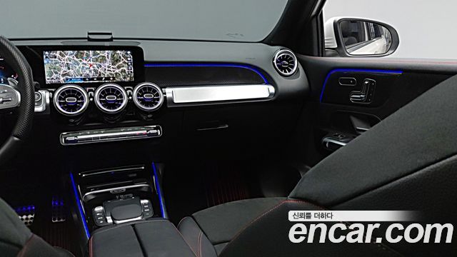 Mercedes-Benz GLB-Class 2023 — photo 11