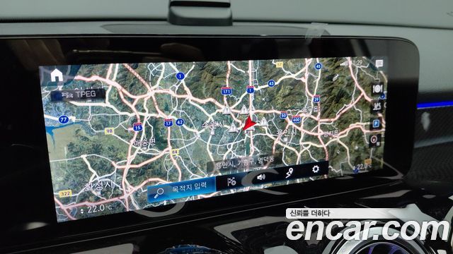 Mercedes-Benz GLB-Class 2023 — photo 13