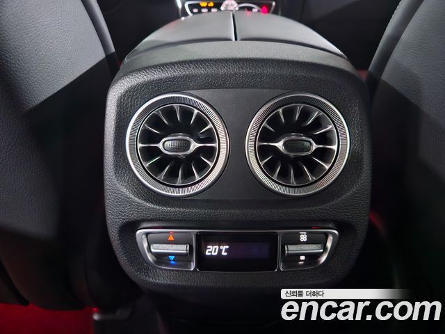Mercedes-Benz G-Class 2021 — photo 9