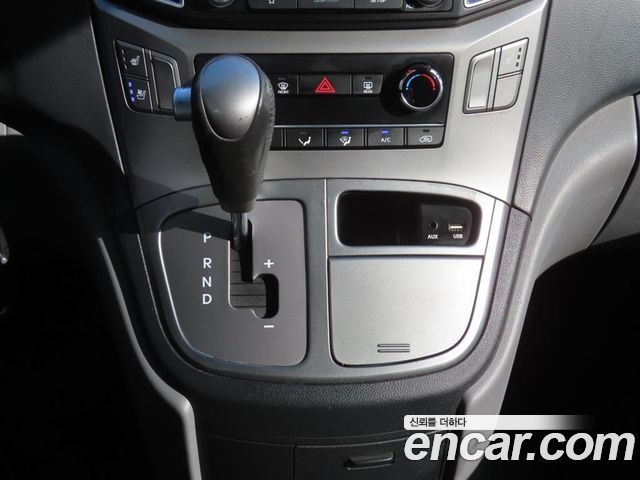 Hyundai Starex 2019 — photo 12