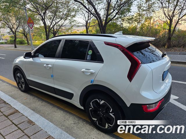 Kia Niro 2023 — photo 4