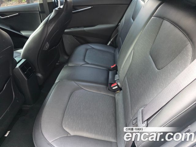 Kia Niro 2023 — photo 16