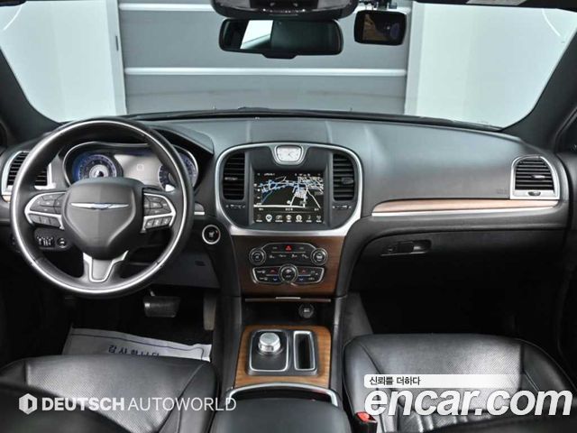 Chrysler 300C 2016 — photo 7