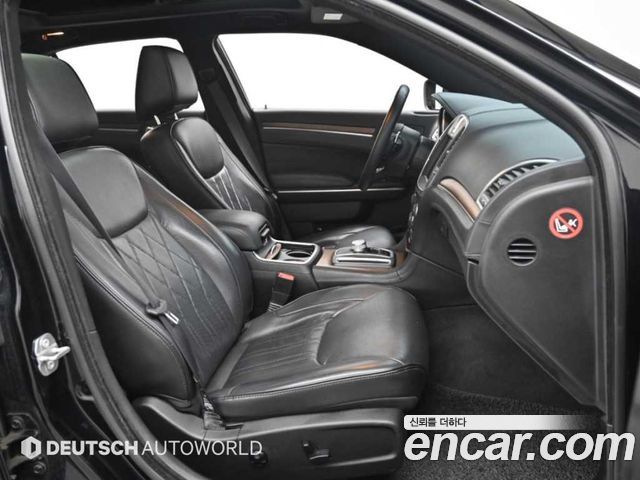Chrysler 300C 2016 — photo 10