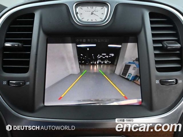 Chrysler 300C 2016 — photo 15